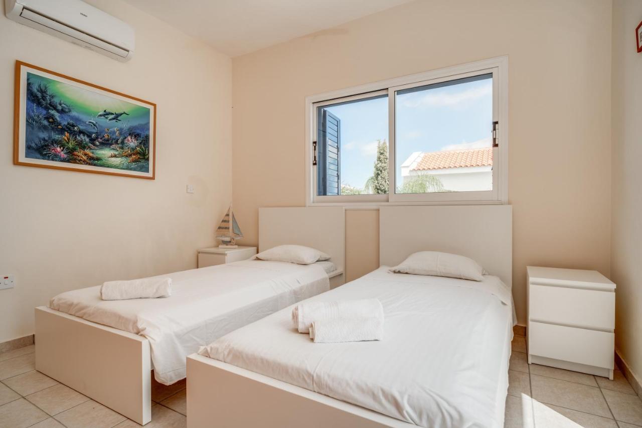 Amphitrite Villa Paralimni Exterior foto