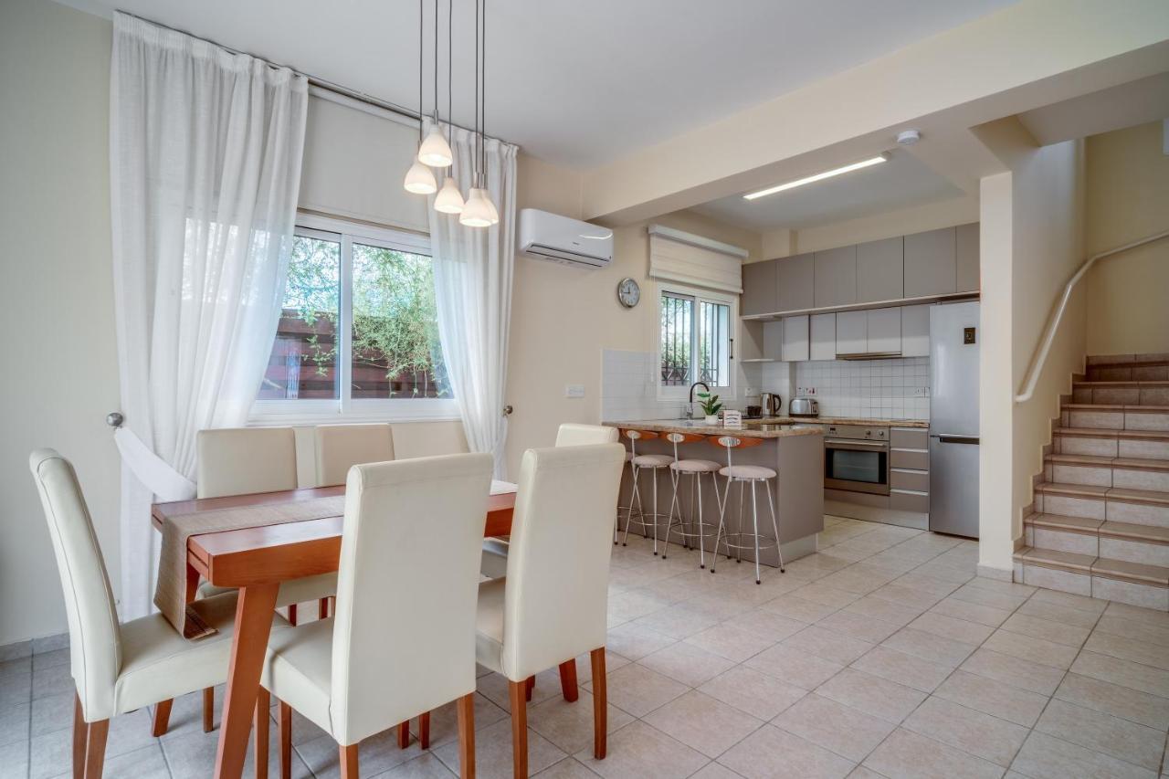 Amphitrite Villa Paralimni Exterior foto