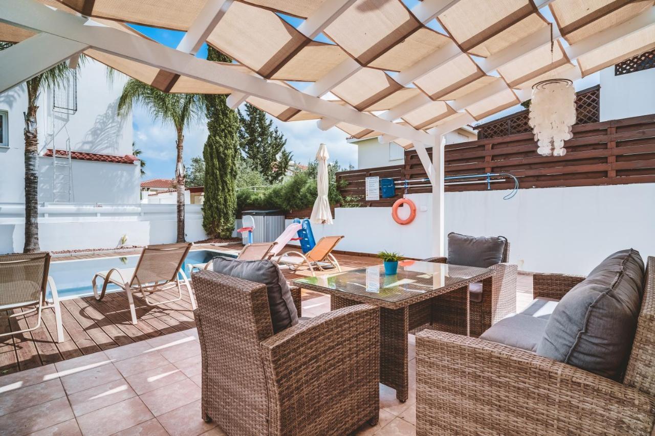 Amphitrite Villa Paralimni Exterior foto